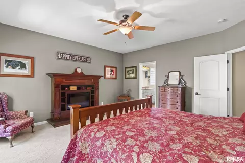 Bedroom - 1621 Hoechester Rd, Springfield, IL 62712 photo 2 of 8