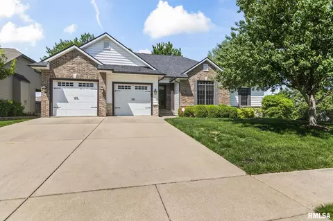 Exterior - 1621 Hoechester Rd, Springfield, IL 62712 photo 2 of 11