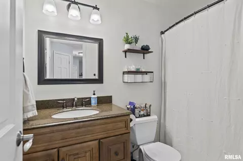 Bath - 6337 Kate Ct, Springfield, IL 62712 photo 1 of 2