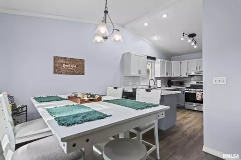 Dining - 6337 Kate Ct, Springfield, IL 62712 photo 1 of 2