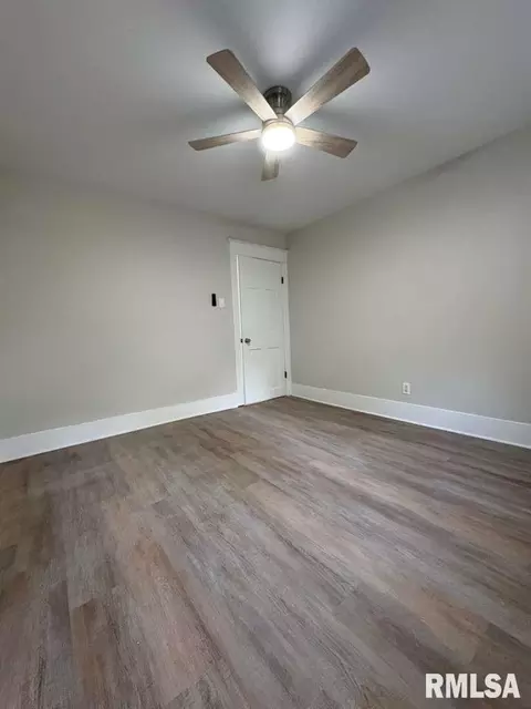 Bedroom - 2100 Spring St, Springfield, IL 62704 photo 4 of 4