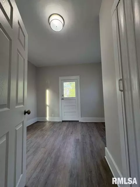 Bedroom - 2100 Spring St, Springfield, IL 62704 photo 1 of 4