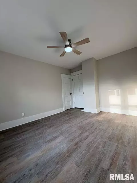 Bedroom - 2100 Spring St, Springfield, IL 62704 photo 2 of 4