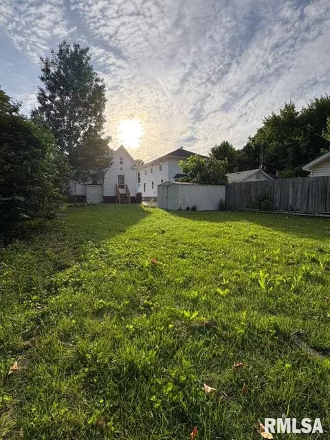 Exterior - 2100 Spring St, Springfield, IL 62704 photo 1 of 1