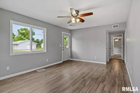 Living - 2201 E Converse St, Springfield, IL 62702 photo 3 of 6
