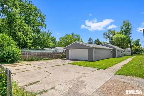 Exterior - 2201 E Converse St, Springfield, IL 62702 photo 4 of 4
