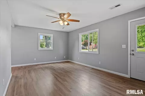 Living - 2201 E Converse St, Springfield, IL 62702 photo 2 of 6