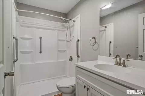 Bath - 2201 E Converse St, Springfield, IL 62702 photo 1 of 1