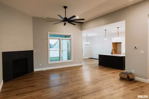 Living - 3217 Enfield Cir, Springfield, IL 62711 photo 1 of 2