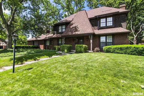91 Pinehurst Dr, Springfield, IL 62704