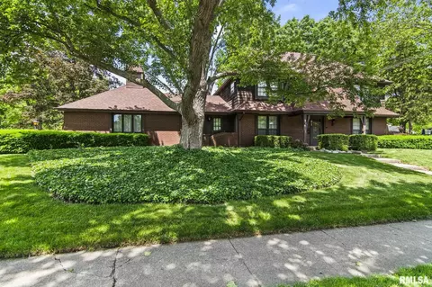Exterior - 91 Pinehurst Dr, Springfield, IL 62704 photo 1 of 6
