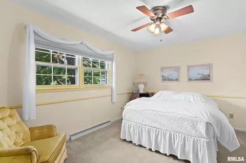 Bedroom - 91 Pinehurst Dr, Springfield, IL 62704 photo 8 of 9