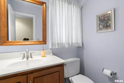 Bath - 91 Pinehurst Dr, Springfield, IL 62704 photo 4 of 4