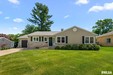 10 Sunset Dr, Jacksonville, IL 62650