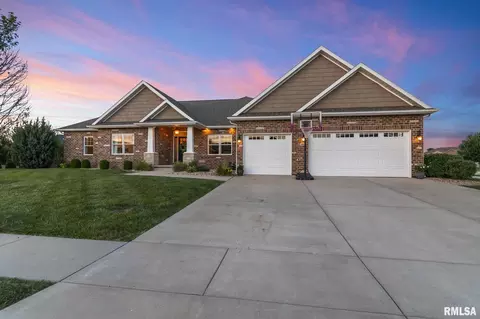 904 Nine Rock Dr, Sherman, IL 62684