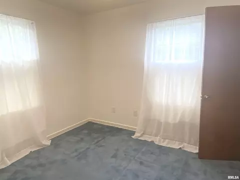 Bedroom - 2425 S College St, Springfield, IL 62704 photo 3 of 4