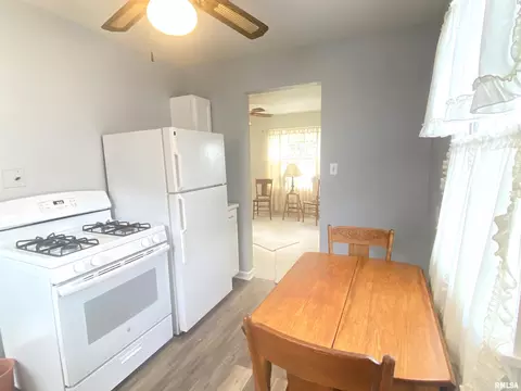 Kitchen - 2425 S College St, Springfield, IL 62704 photo 3 of 4