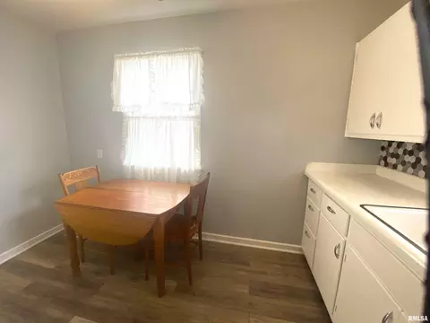 Dining - 2425 S College St, Springfield, IL 62704 photo 1 of 1