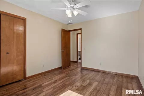 Bedroom - 3129 Turning Mill Dr, Springfield, IL 62704 photo 3 of 4