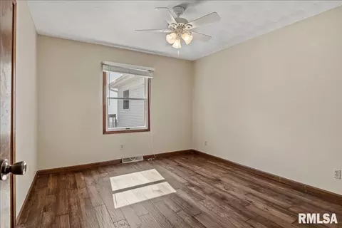 Bedroom - 3129 Turning Mill Dr, Springfield, IL 62704 photo 4 of 4