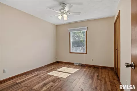 Bedroom - 3129 Turning Mill Dr, Springfield, IL 62704 photo 2 of 4