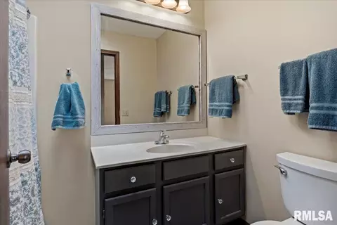 Bath - 3129 Turning Mill Dr, Springfield, IL 62704 photo 2 of 2