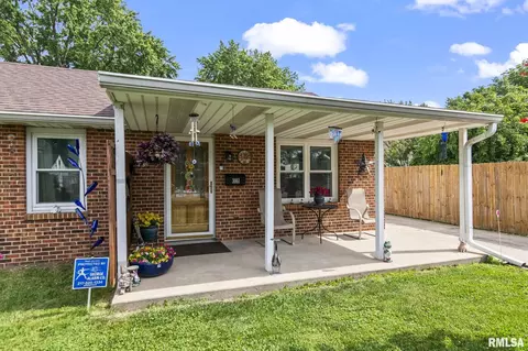 Exterior - 3061 Louise Ln, Springfield, IL 62702 photo 1 of 10