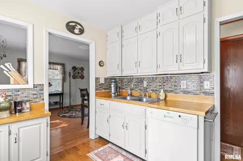 Kitchen - 3061 Louise Ln, Springfield, IL 62702 photo 3 of 4