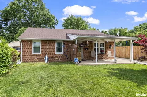 3061 Louise Ln, Springfield, IL 62702