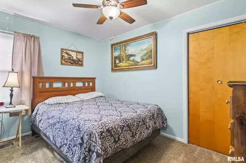 Bedroom - 3061 Louise Ln, Springfield, IL 62702 photo 4 of 6