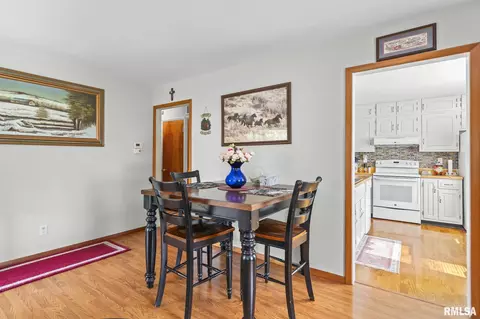 Dining - 3061 Louise Ln, Springfield, IL 62702 photo 2 of 2