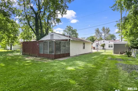 Exterior - 3061 Louise Ln, Springfield, IL 62702 photo 7 of 10