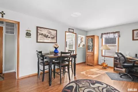 Dining - 3061 Louise Ln, Springfield, IL 62702 photo 1 of 2
