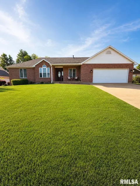 1403 Breckenridge Dr, Quincy, IL 62305