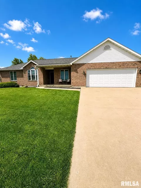 1403 Breckenridge Dr, Quincy, IL 62305