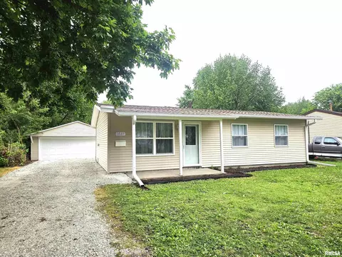 1607 Meadow Dr, Galesburg, IL 61401