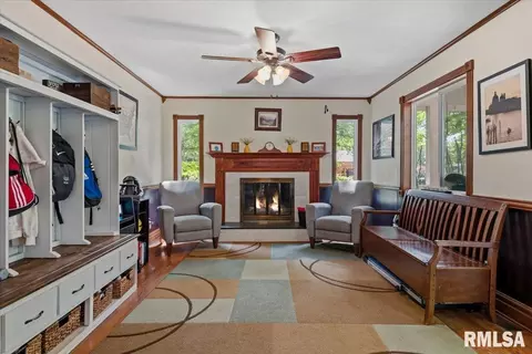 Entry Way - 4 Parkway Rd, Springfield, IL 62712 photo 4 of 7