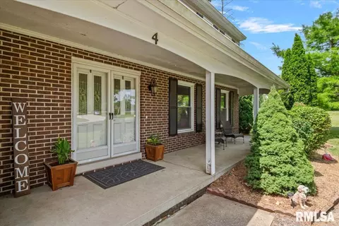 Exterior - 4 Parkway Rd, Springfield, IL 62712 photo 2 of 7