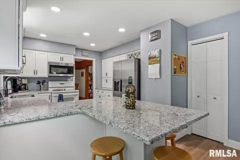 Kitchen - 4 Parkway Rd, Springfield, IL 62712 photo 2 of 2