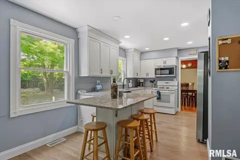 Kitchen - 4 Parkway Rd, Springfield, IL 62712 photo 1 of 2