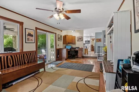 Entry Way - 4 Parkway Rd, Springfield, IL 62712 photo 5 of 7