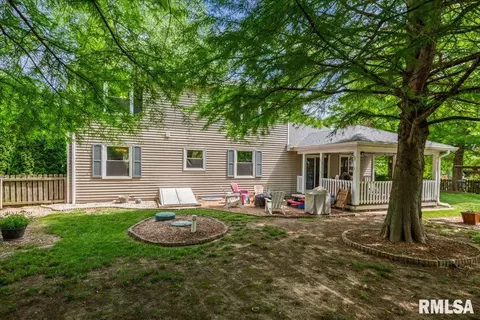 Exterior - 4 Parkway Rd, Springfield, IL 62712 photo 4 of 7