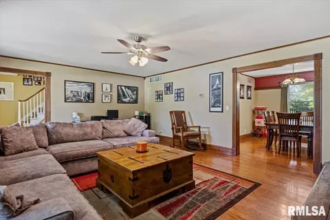 Living - 4 Parkway Rd, Springfield, IL 62712 photo 3 of 3