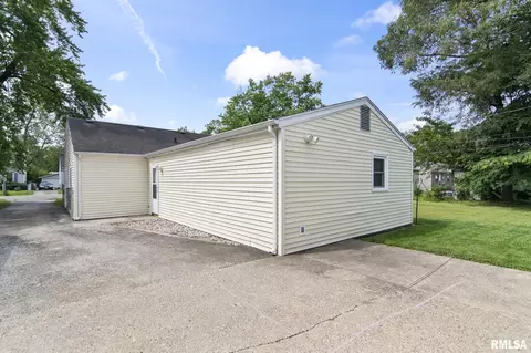 Exterior - 2253 E Converse Ave, Springfield, IL 62702 photo 4 of 6