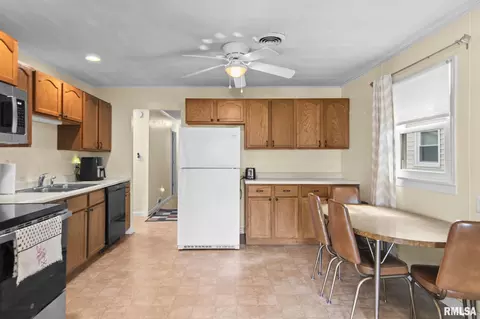 Kitchen - 2253 E Converse Ave, Springfield, IL 62702 photo 1 of 3