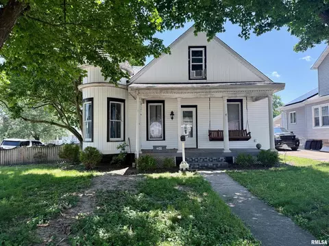 402 W 2nd St, Taylorville, IL 62568