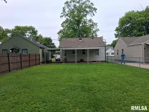 Exterior - 2928 S 4th St, Springfield, IL 62703 photo 2 of 3
