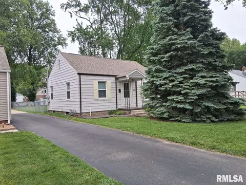 2840 S 4th St, Springfield, IL 62703