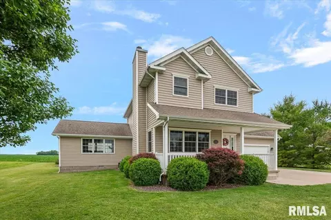 27 Yorkshire Dr, Ashland, IL 62612