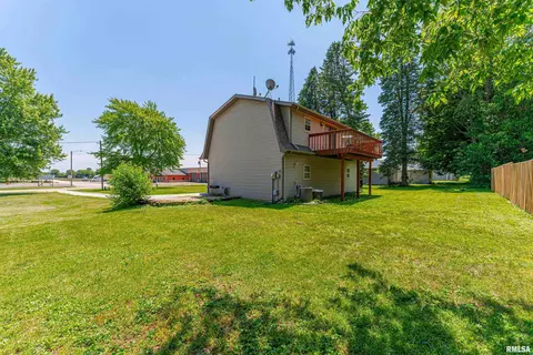 Exterior - 207 S Stewart St, Mclean, IL 61754 photo 3 of 3